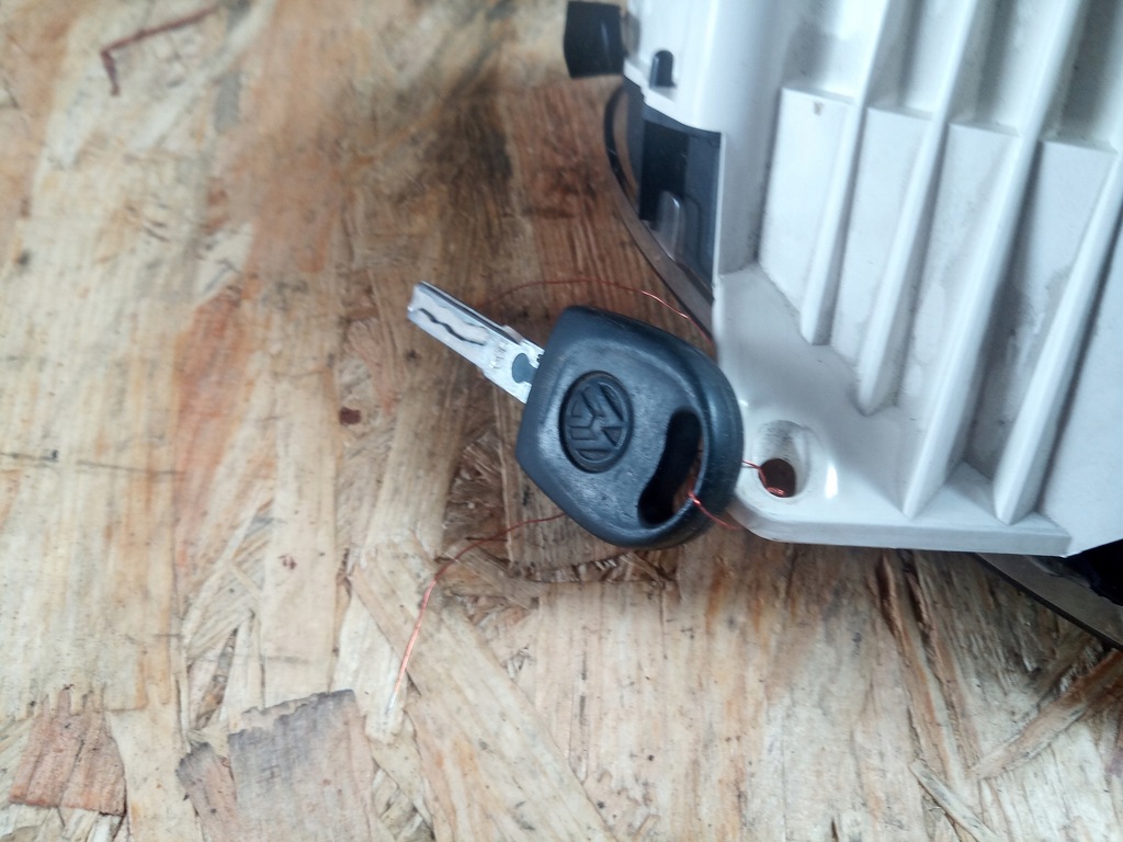 фото №8, Счетчик приборная панель + ключ vw sharan 7m0919862s