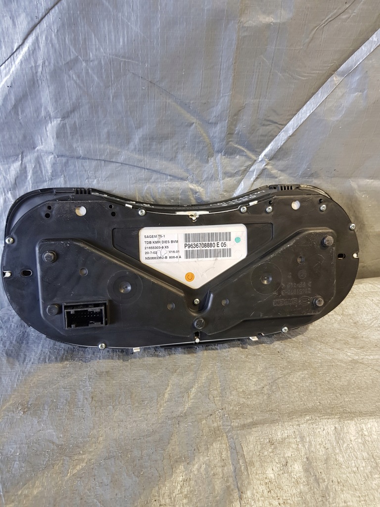 фото №5, Peugeot 307 1.6 hdi приборы p9636708880e05