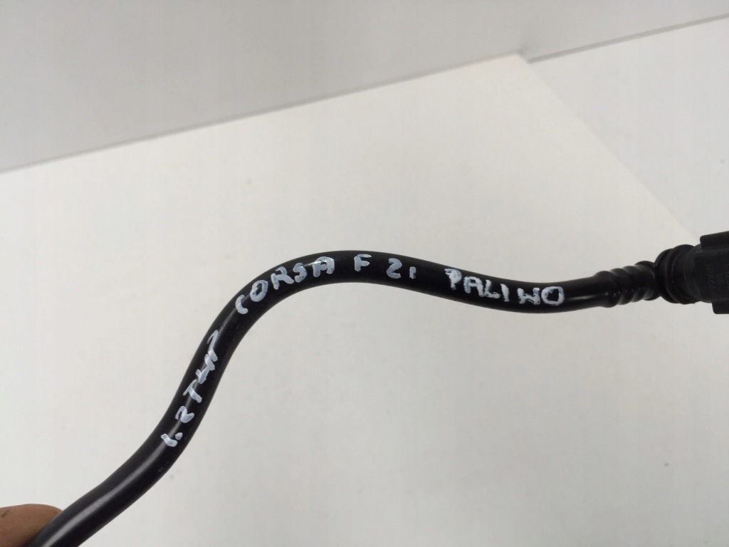 Opel corsa f 2021 rok шланг трубка пабтрубок  топлива Доставка