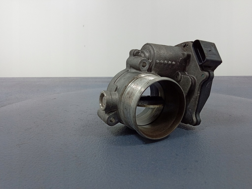 фото №2, Audi a4 b9 3.0 tdi дроссельная заслонка 059145950al