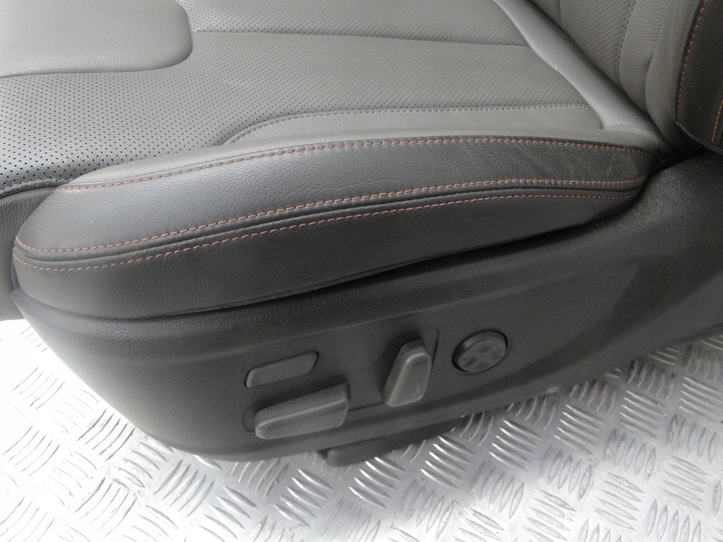 фото №14, Сиденья кожа hyundai santa fe 22r 7-osób вентиляция,