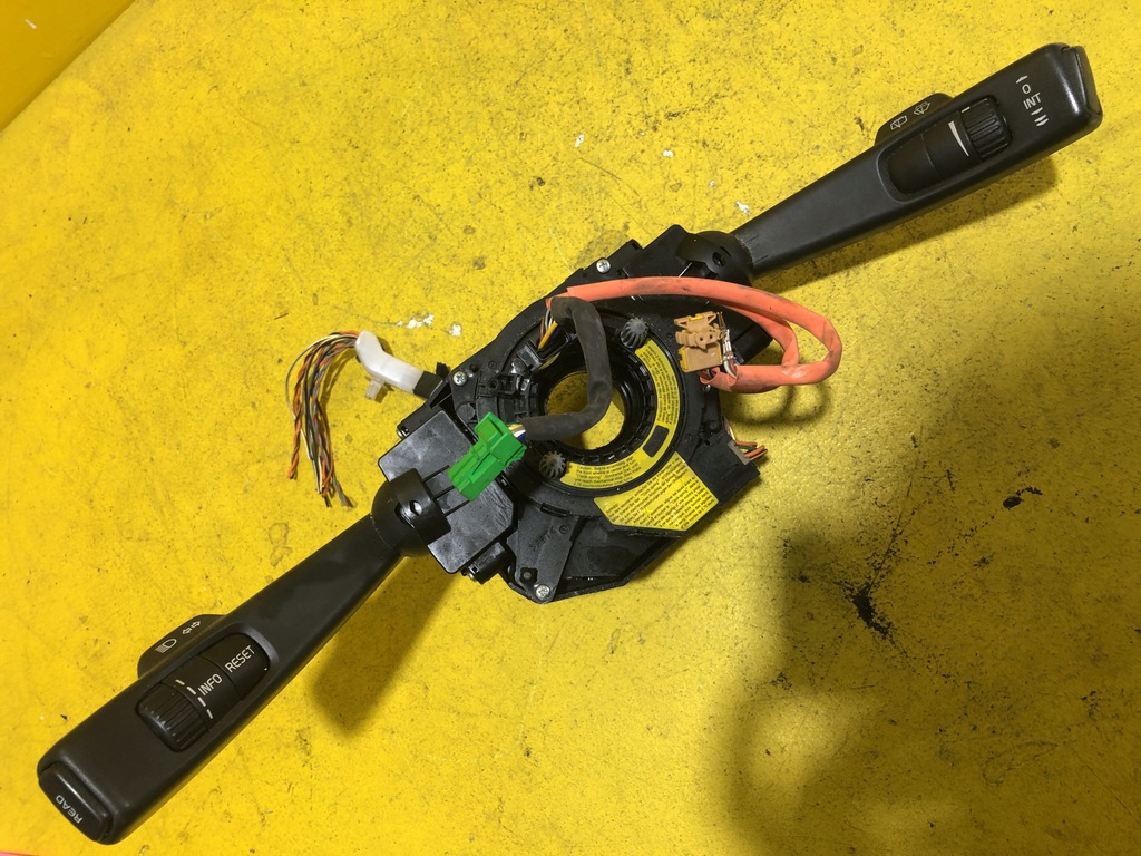 фото №1, Volvo c30 - перемикач zespolny p31264574