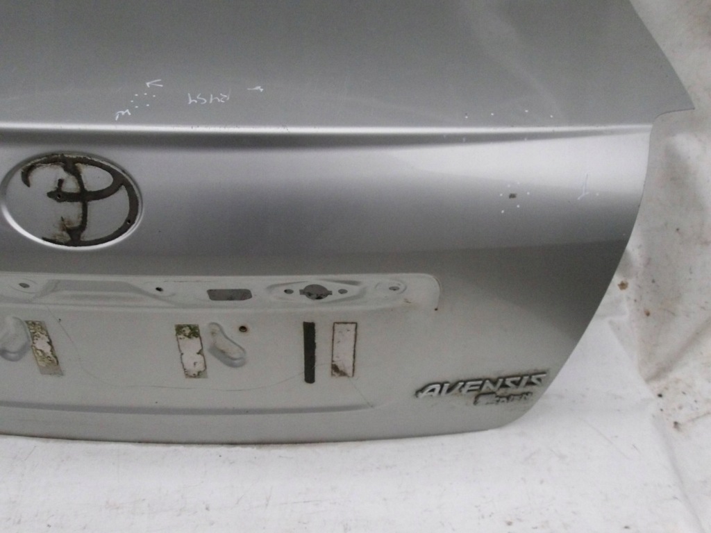 Крышка багажника багажника toyota avensis t25 седан 1 Недорого