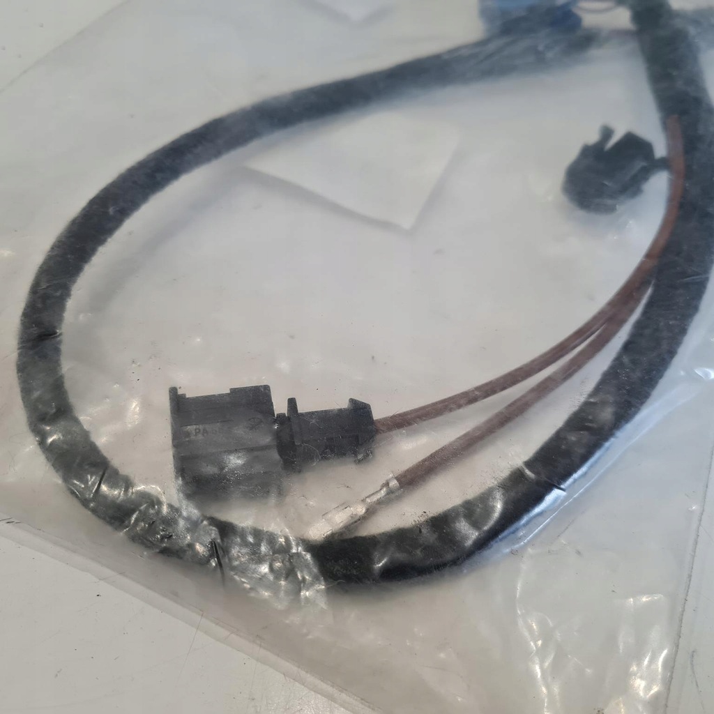 фото №5, Audi a4 b7 кабель do podłączenia ipod 8e0051445a