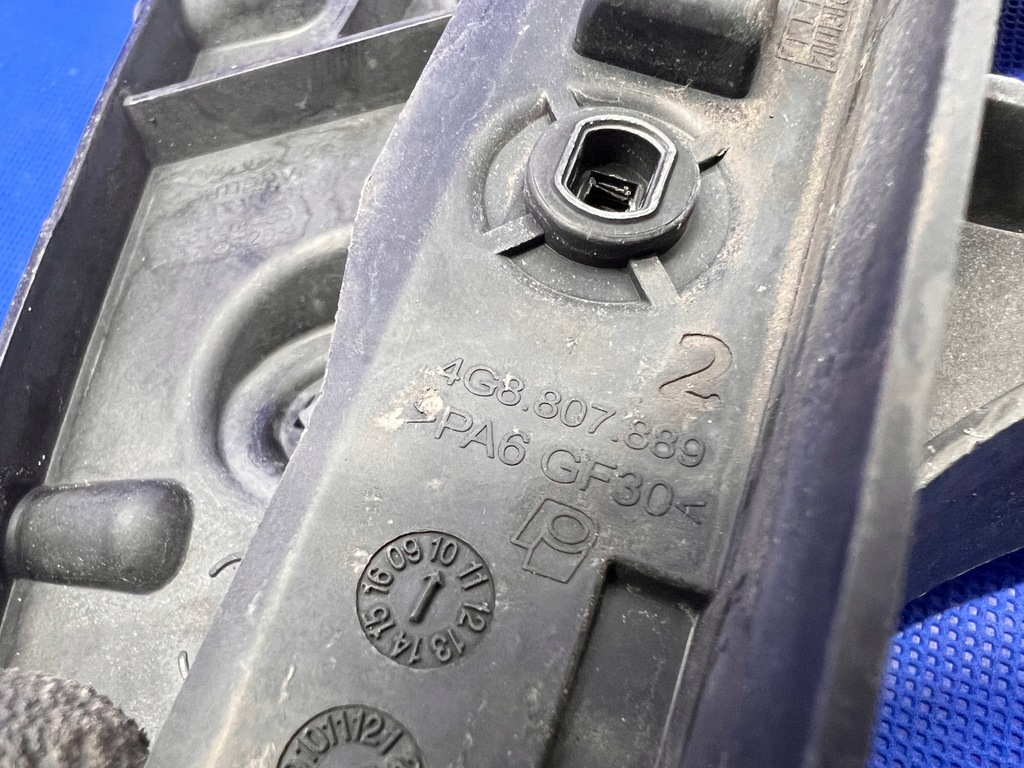 фото №6, Audi a7 c7 4g направляющая бампера левый задняя 4g8807453 4g8807889