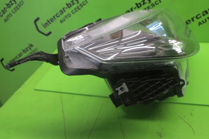 фото №16, Suzuki celerio 2014 - фара перед правый led