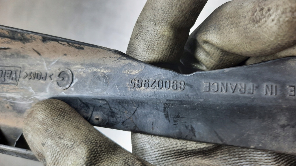 фото №5, Volvo s60 v70 направляющая кронштейн лампы левый 89002985