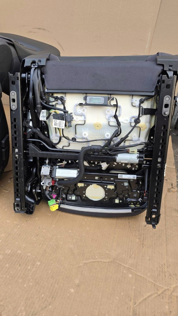 Сидіння шкіряний заднє сидіння kpl grzene чорні audi a4 b9 sedan nr mag de01 в Україні