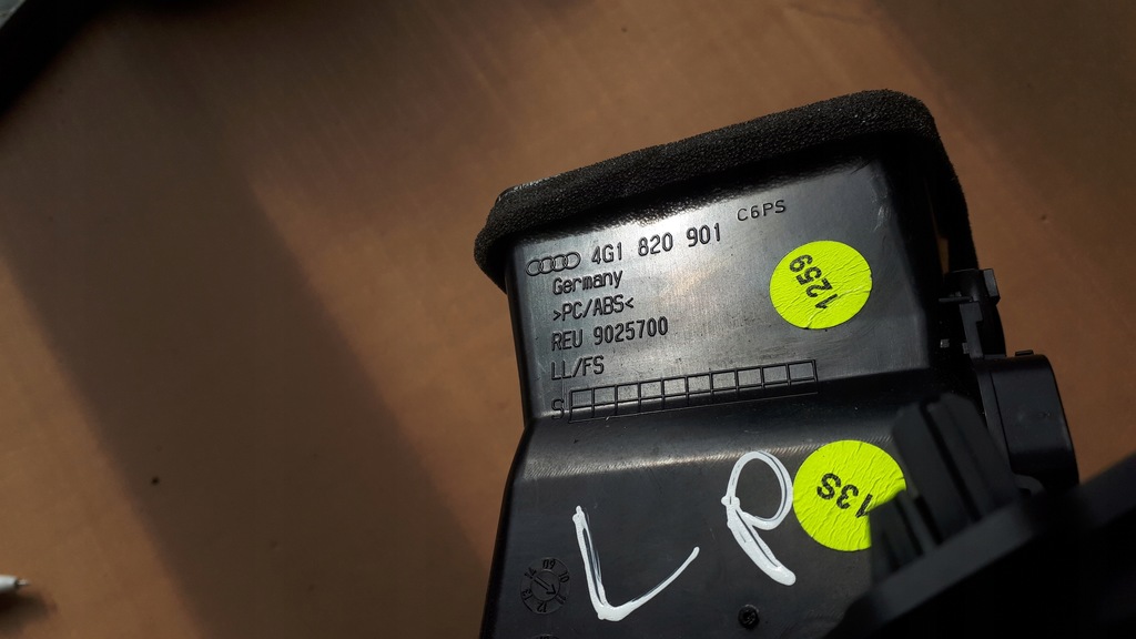 фото №7, A6 c7 4g a7 решітка обдув консолі ліва 4g1820901b