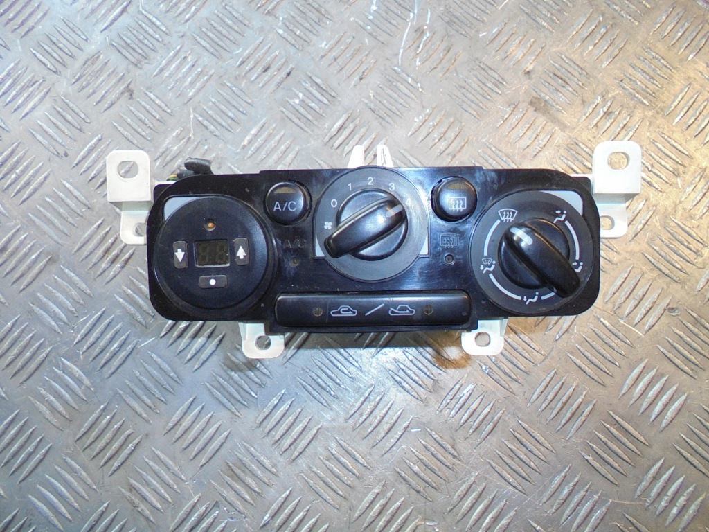 фото №1, Панель обдув клімат-контроль mazda 323 bj lift