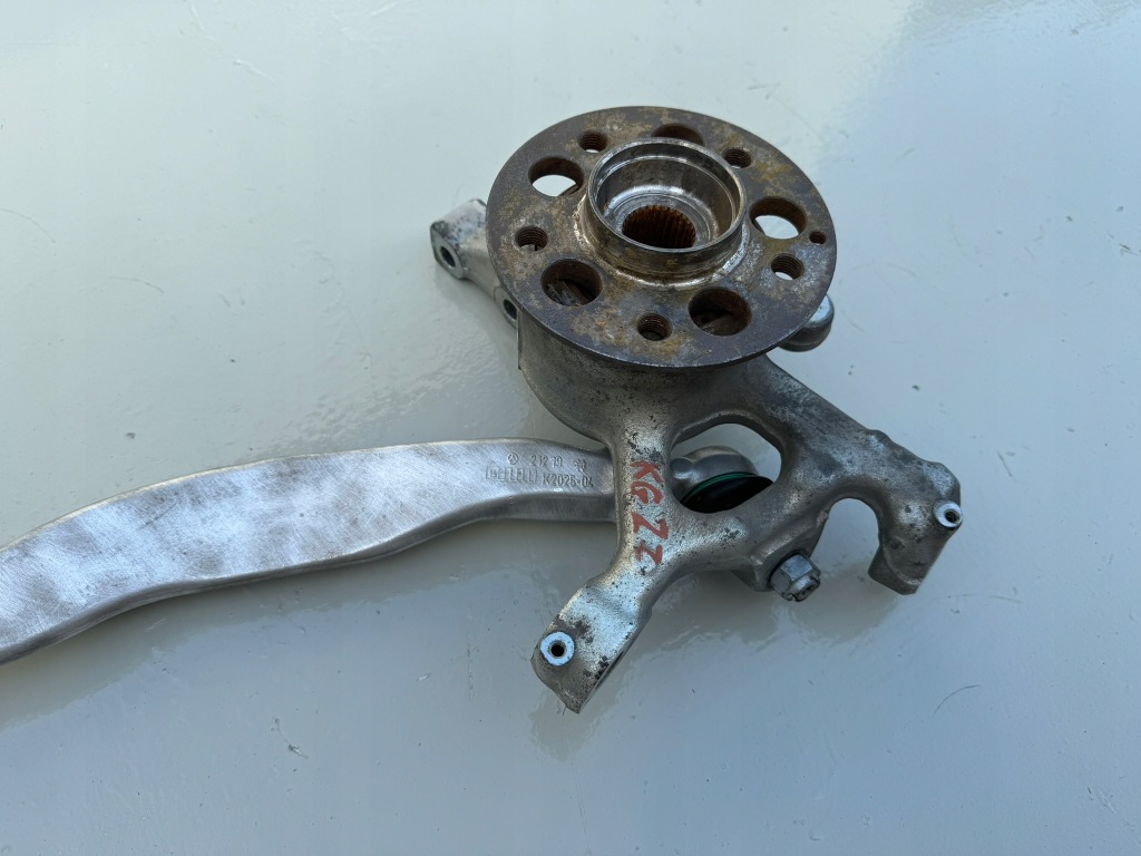 Mercedes e-klasa w212 поворотный кулак рычаг a2123330314 в Украине