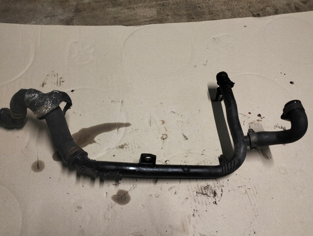 Шланг радиатора воды audi seat skoda vw 03l121065aj 1.6 tdi Киев