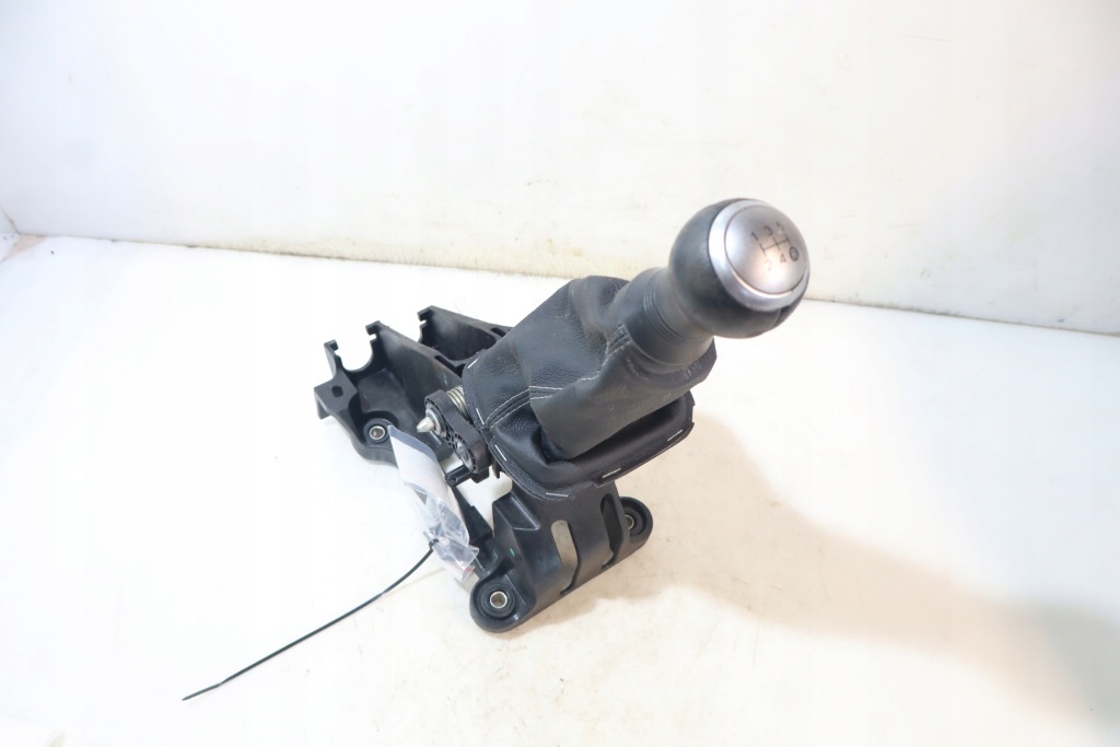 фото №1, Ручка домкрат переключения передач yaris iii lift 1.0