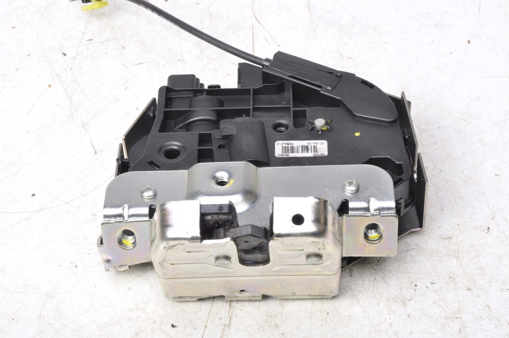 фото №1, Volvo v70 iii замок багажника кришки 31276954