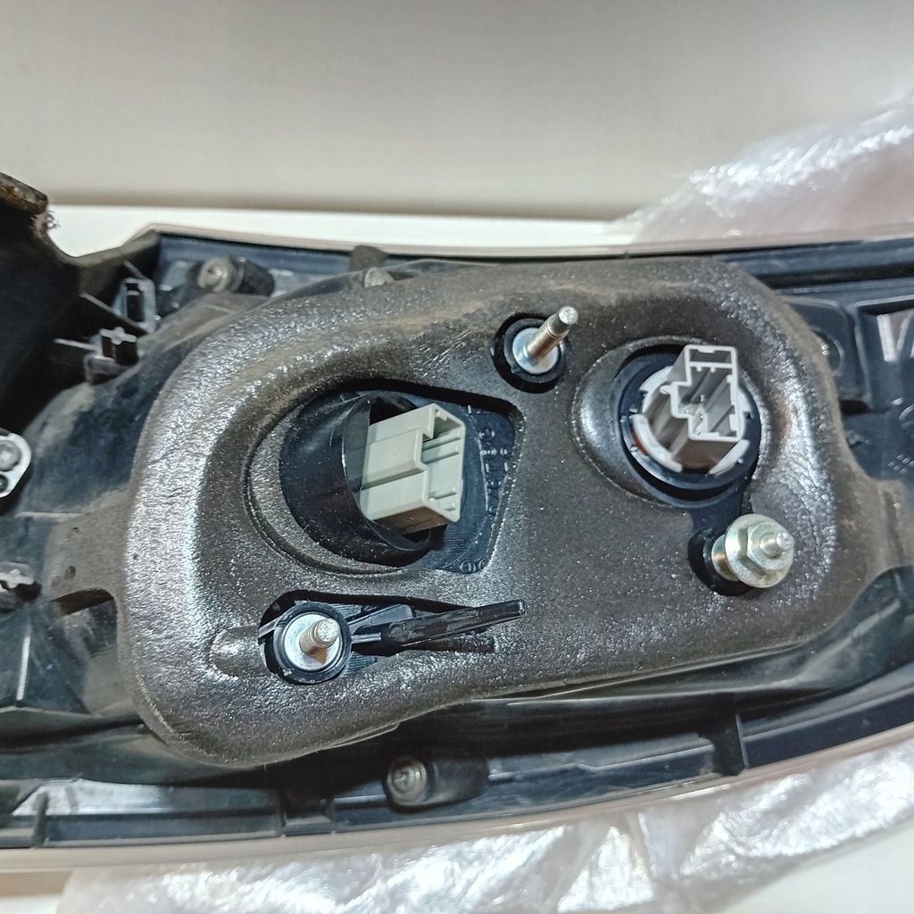 фото №12, Mazda iii 3 ii bl mps 09-13 левая лампа задняя левый задняя oem