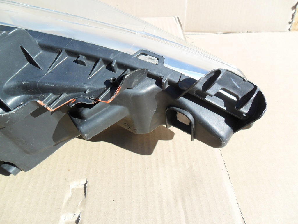 фото №11, Peugeot 207 лампа перед левая линза