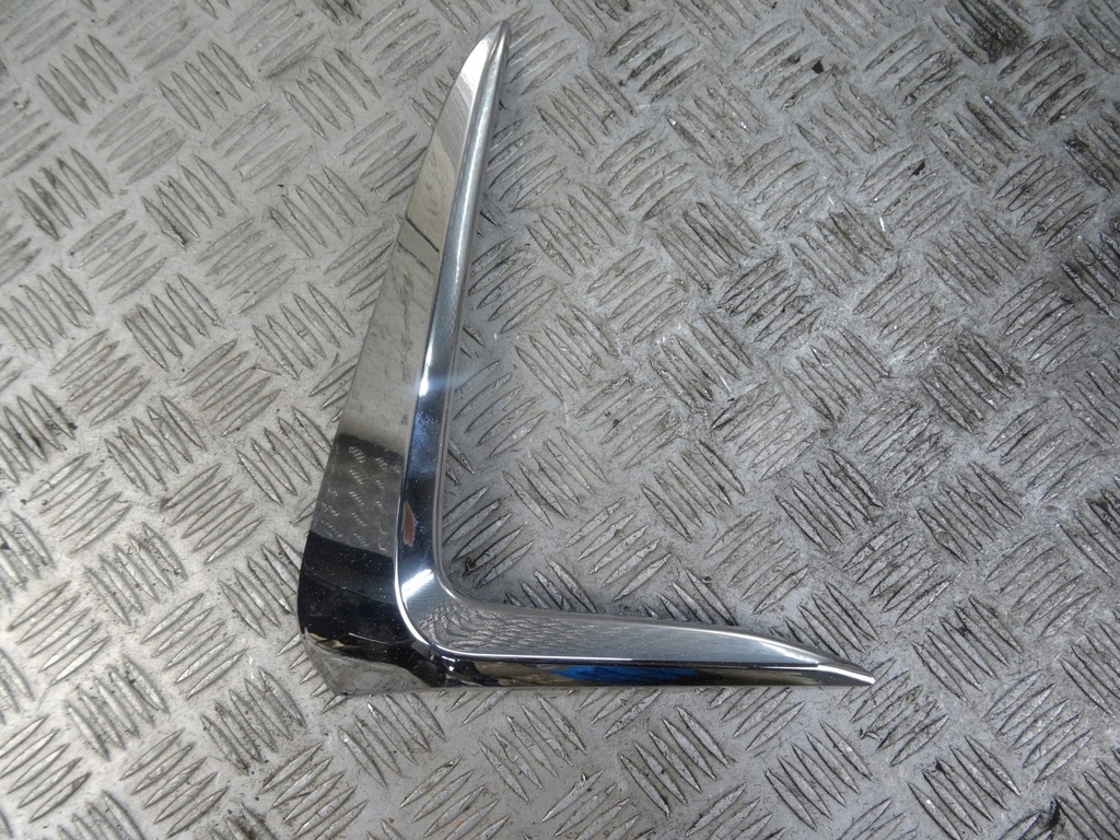 фото №1, Lexus ux решітка накладка w бампер хром w бампер