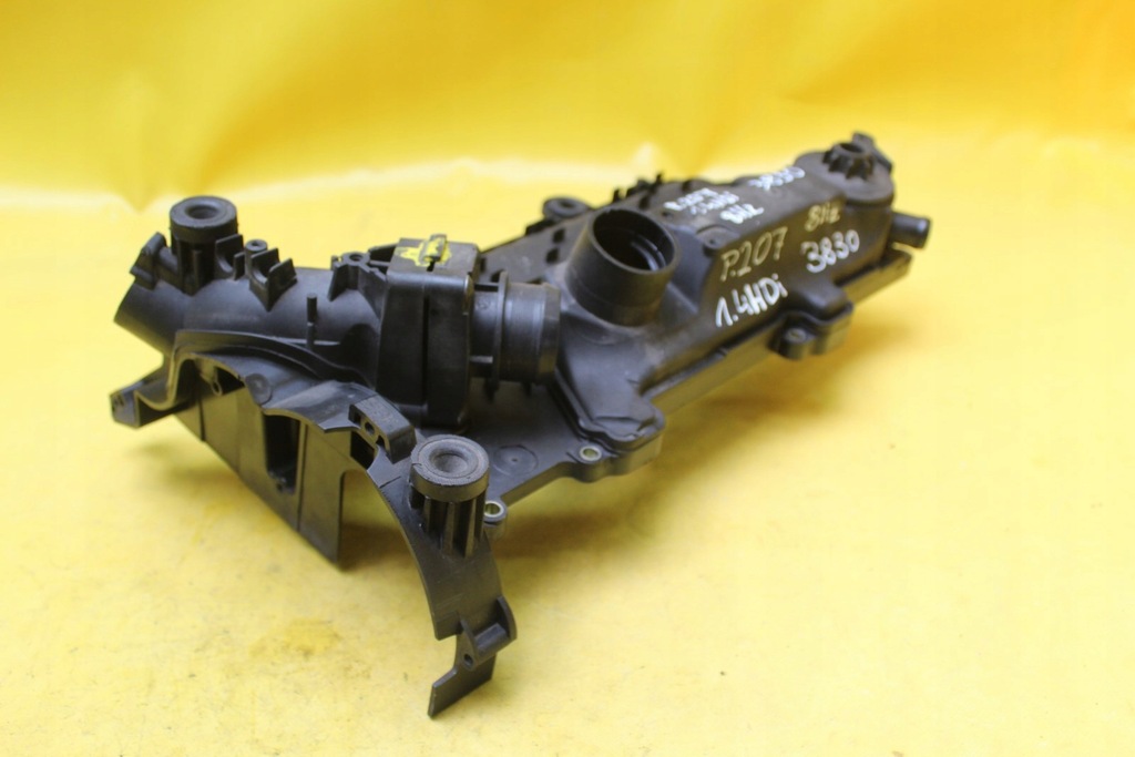 фото №1, Крышка клапанов 8hz peugeot 207 1.4 hdi