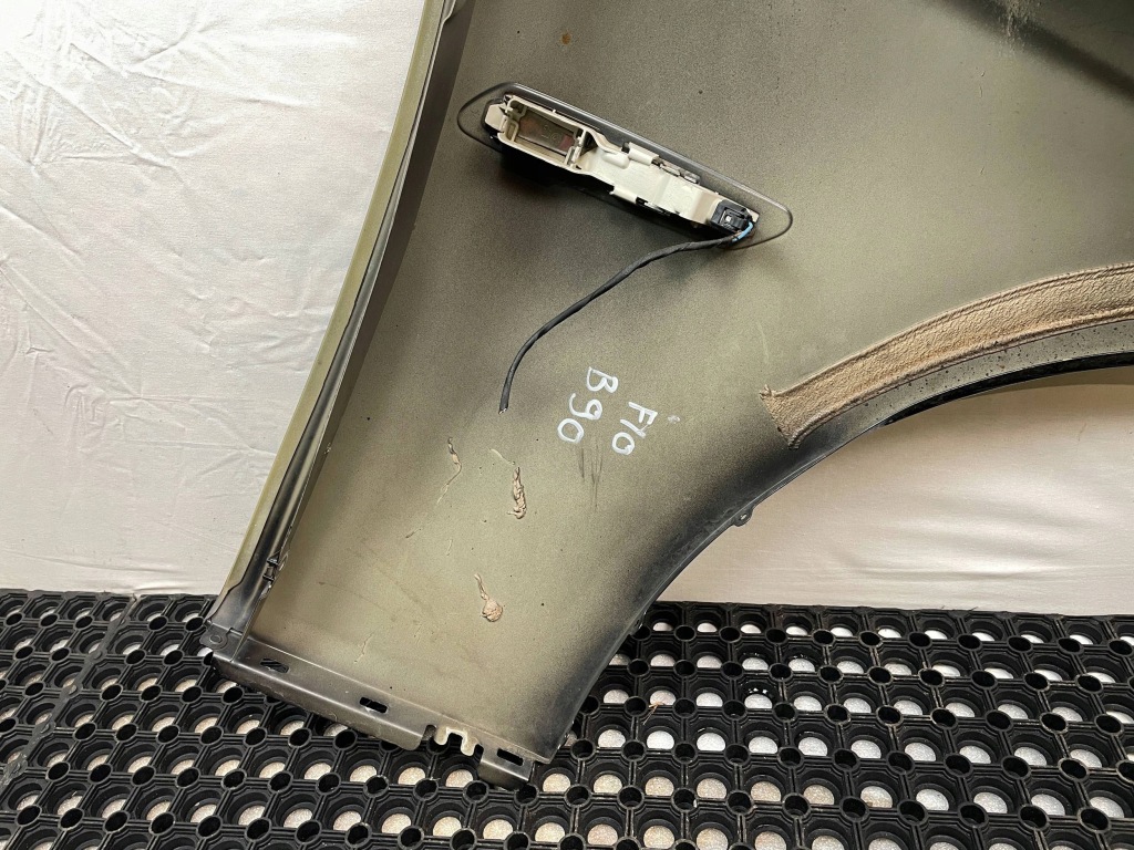 Крыло  перед передний левое  bmw 5 f10 f11 код лакокрасочного покрытия: b90 Оригинал