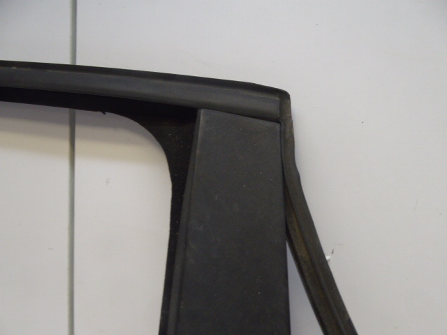 фото №3, Alfa romeo 159 рамка молдинг двері скло задня правий
