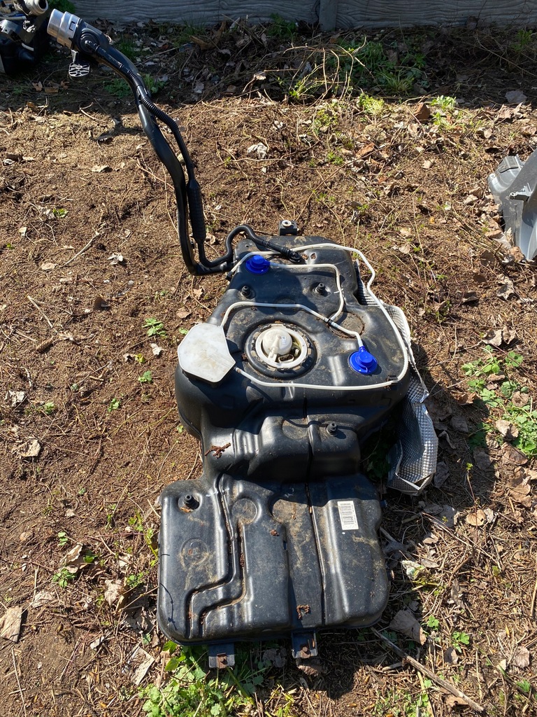 фото №1, Audi q5 8r 2.0 tfsi бак пального bak насос