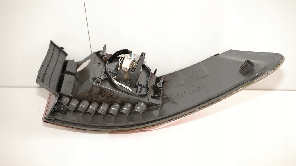 фото №10, Лампа правый задняя задняя toyota avensis t27 09-11r sedan