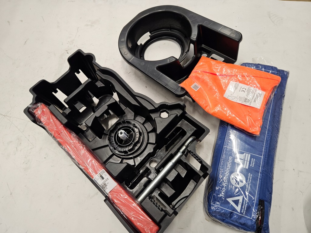 фото №1, Opel corsa f 9818867680 вкладыш колеса запасного багажника