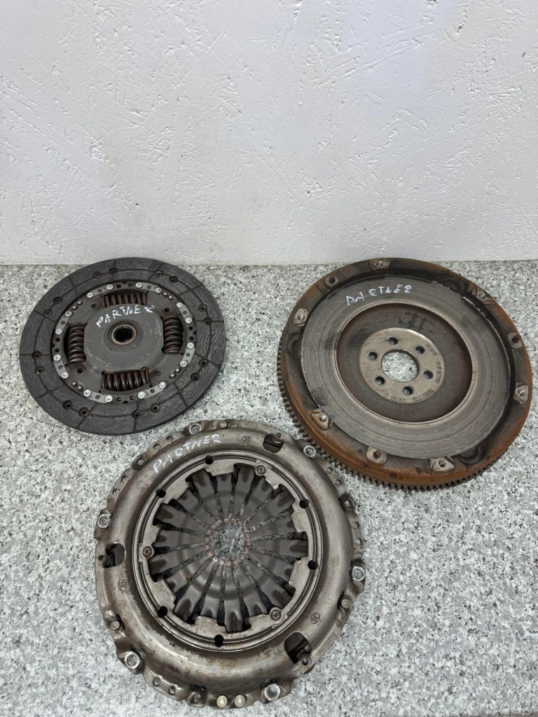 фото №1, Сцепление диск прижим combo e iv berlingo iv partner iv 9833248780 1.5 hdi