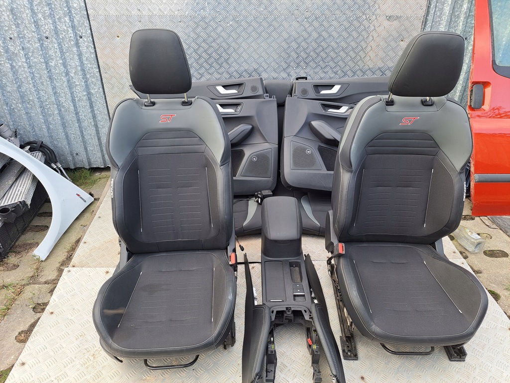 фото №9, Ford focus mk4 st recaro сиденья сиденье обивка