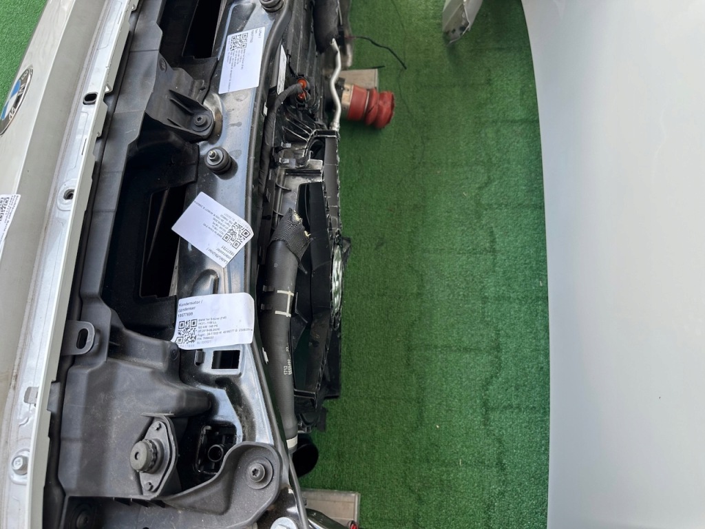 Капот крила бампер фари ремінь радіатор bmw 1 f40 a96 Зі Шроту