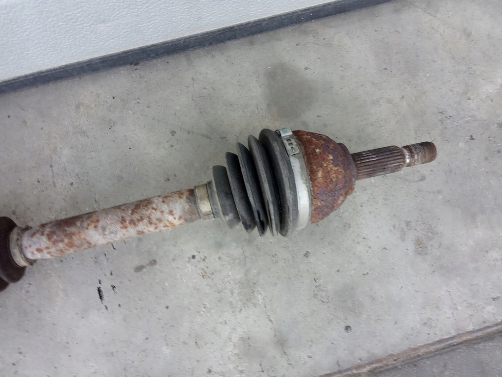 фото №8, Ford tourneo connect 1.8 tdci 02-13r.- приводной вал левая