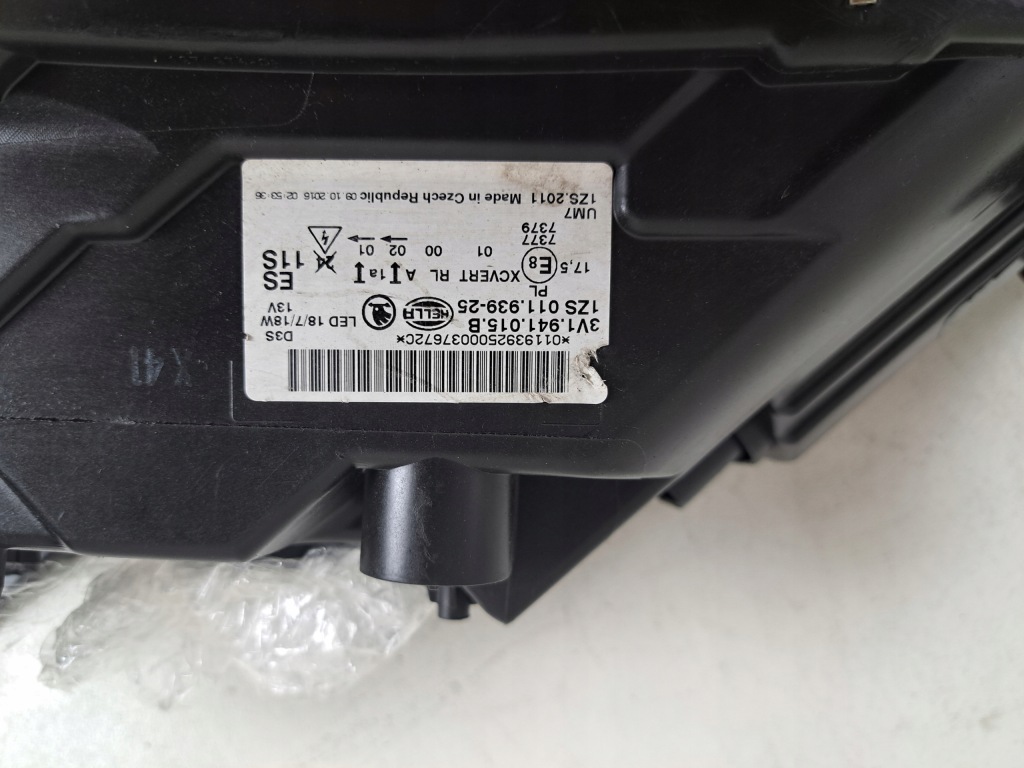 Skoda superb 3 3v1 фара левая правый  bi-xenon led Оригинал