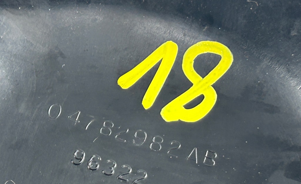 фото №4, Lancia thema ii 11- защита zaśepka амортизатора перед 04782982ab