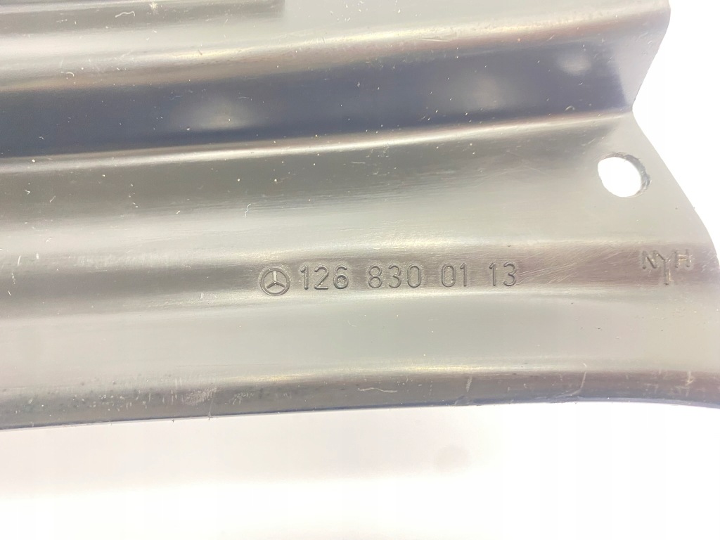 Жабо пластик ліва сторона mercedes w126 1268300113 Зі Шроту