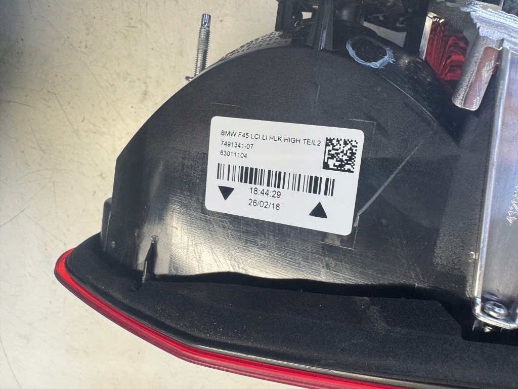 Bmw f45 фара левое  задняя w крышке  7491341 Оригинал