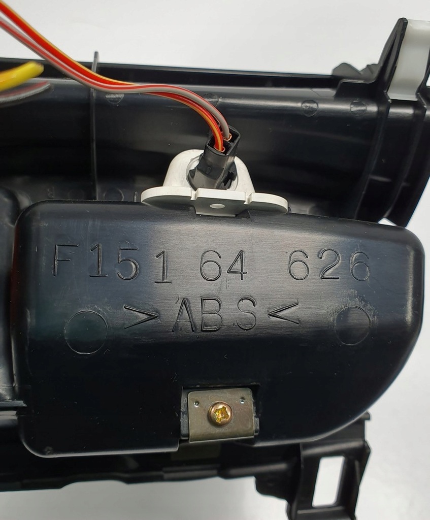 фото №4, Попільничка роз'єм 12v mazda rx-8 rx8 f151-64626