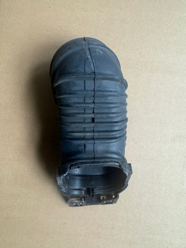 фото №4, Корпус фільтра труба впуск повітрозабірник повітря yaris cross iv 17751-k0040