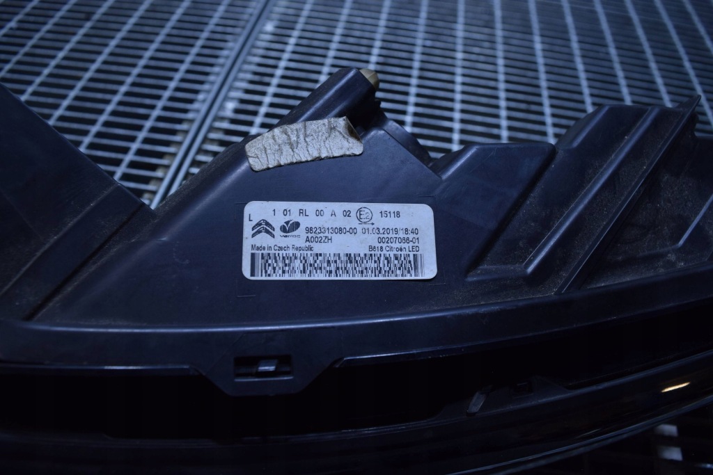 Citroen c3 2019 перед сторона ліва фара led до рух dziennej Ціна