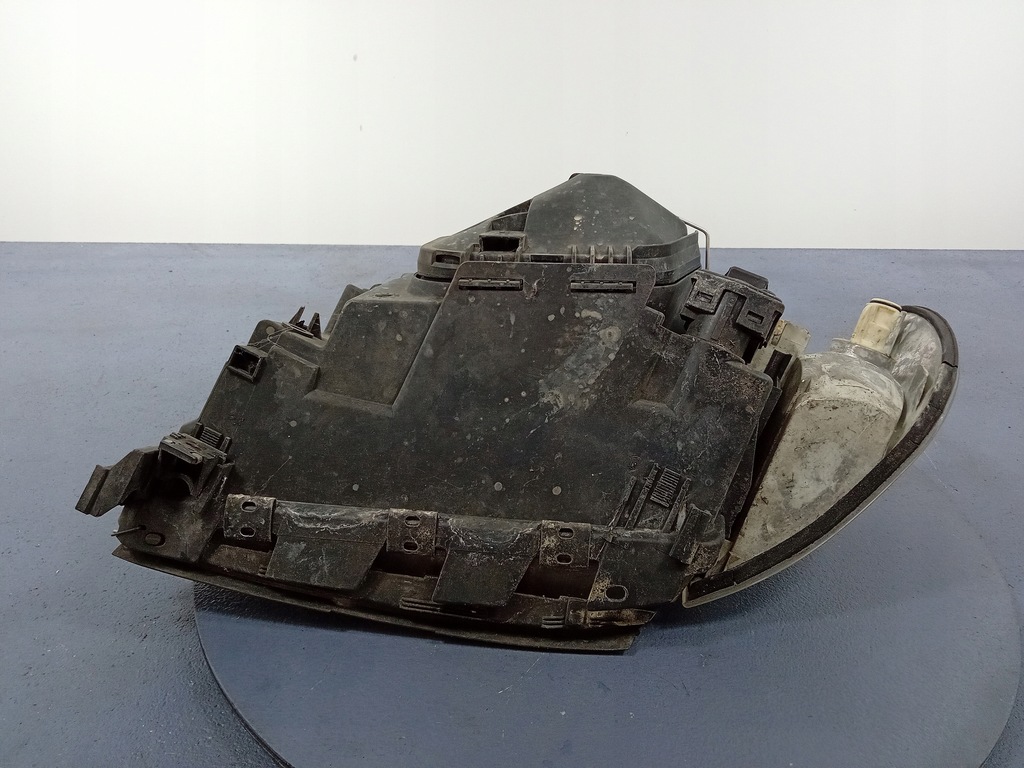 фото №7, Audi a6 c4 фара правый лампа eu 140506-02