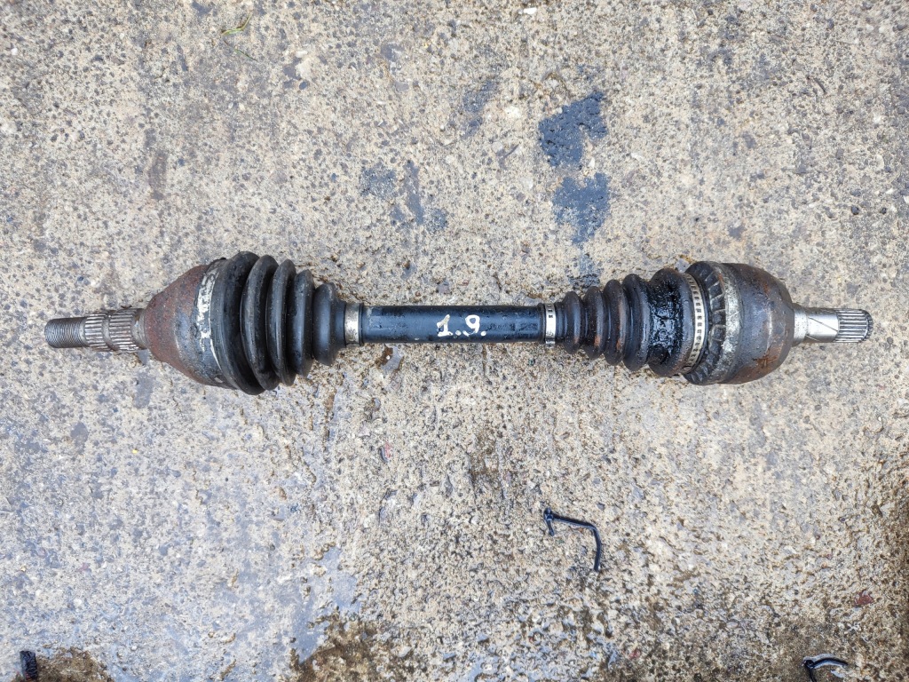 Купити Привідний вал ліва короткий opel astra 3 zafira b 1.9