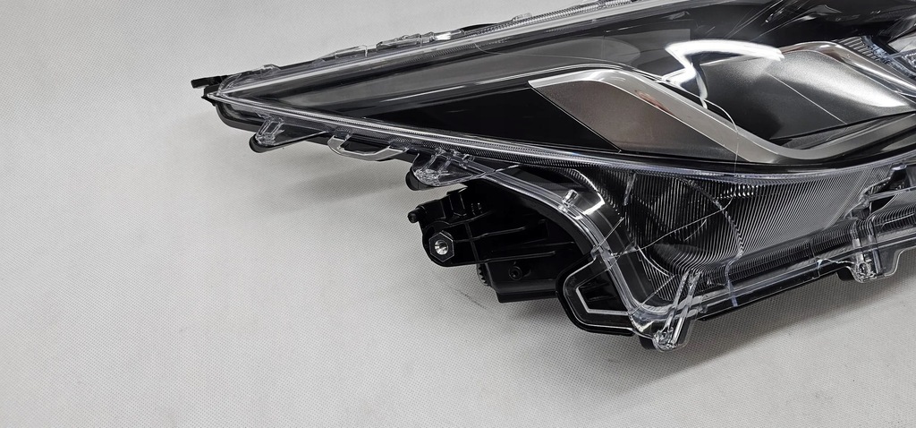 фото №15, Toyota corolla e21 sedan лампа перед права fv