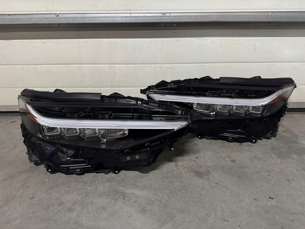 фото №1, Toyota bz4x full led левая правая лампа