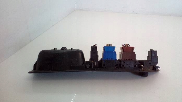 фото №6, Панель переключатель стекло левый перед renault laguna i