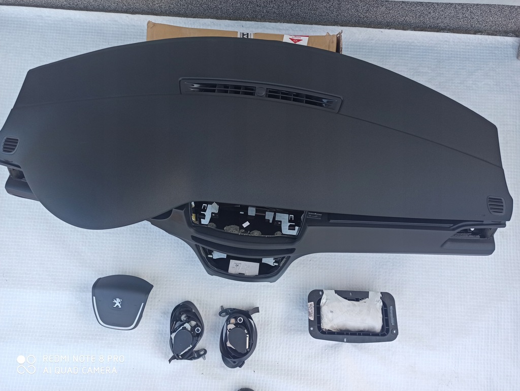 фото №1, Консоль панель приладів панель приладів 508 2 подушка безпеки 2 ремені