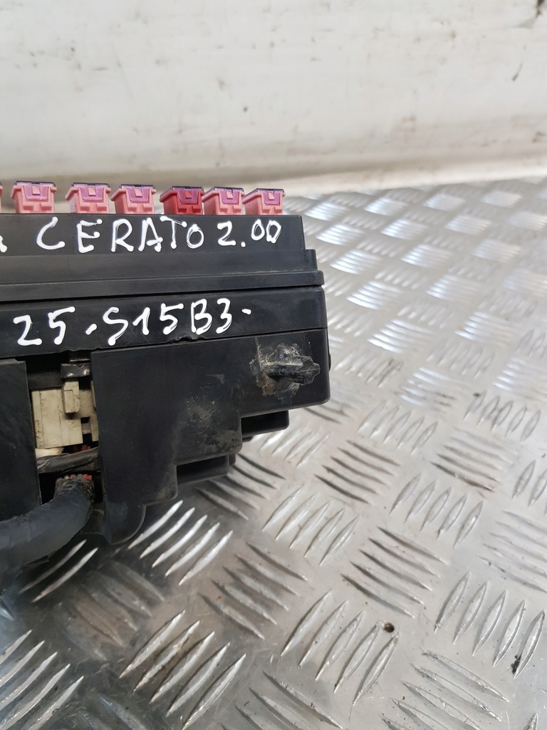 фото №8, Kia cerato 2.0d 05r- коробка предохранителей 91955-2f041