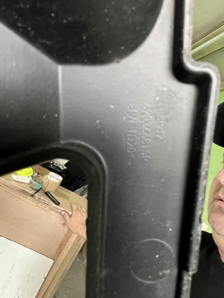 фото №9, Усилитель решётка радиатора решётка радиатора renault fluence lift 12-