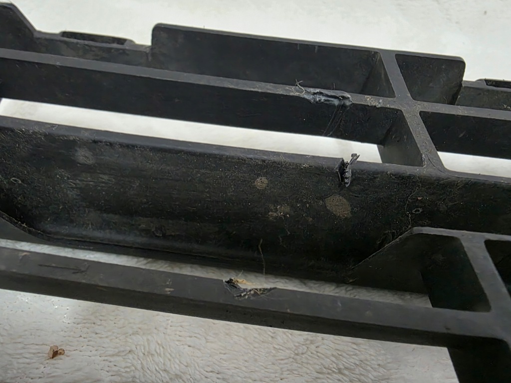 Решітка середня бампера перед jumpy 2 scudo 2 expert 2 1400587677 Доставка