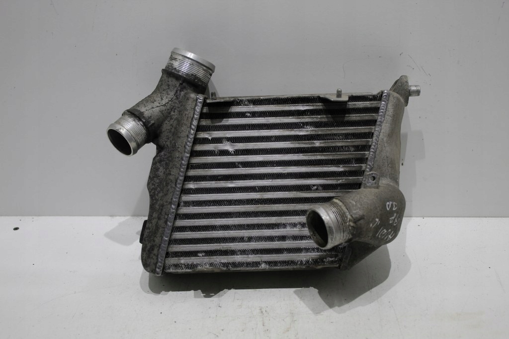 фото №1, Audi оригінальний номер 4e0145805j радіатор