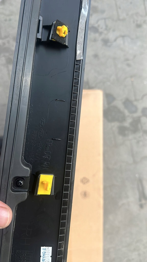 фото №3, Kia stonic 2018- молдинг na дверь передние правое