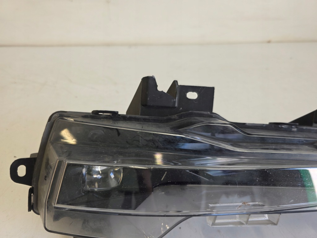 Протитуманна фара led drl лівий tesla 3 3 рестайлінг  y 20- Оригінал